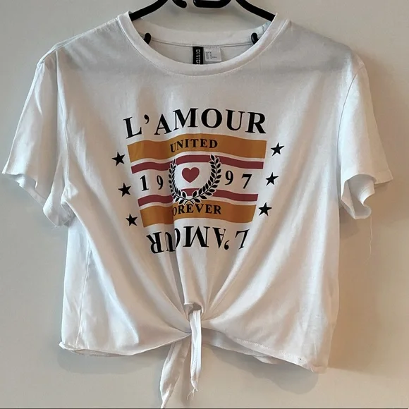 H&M Divided T-Shirt - Picture 1 of 6